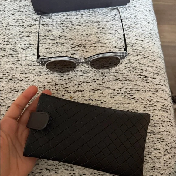 Bottega Veneta Gray Sunglasses - Picture 3 of 16